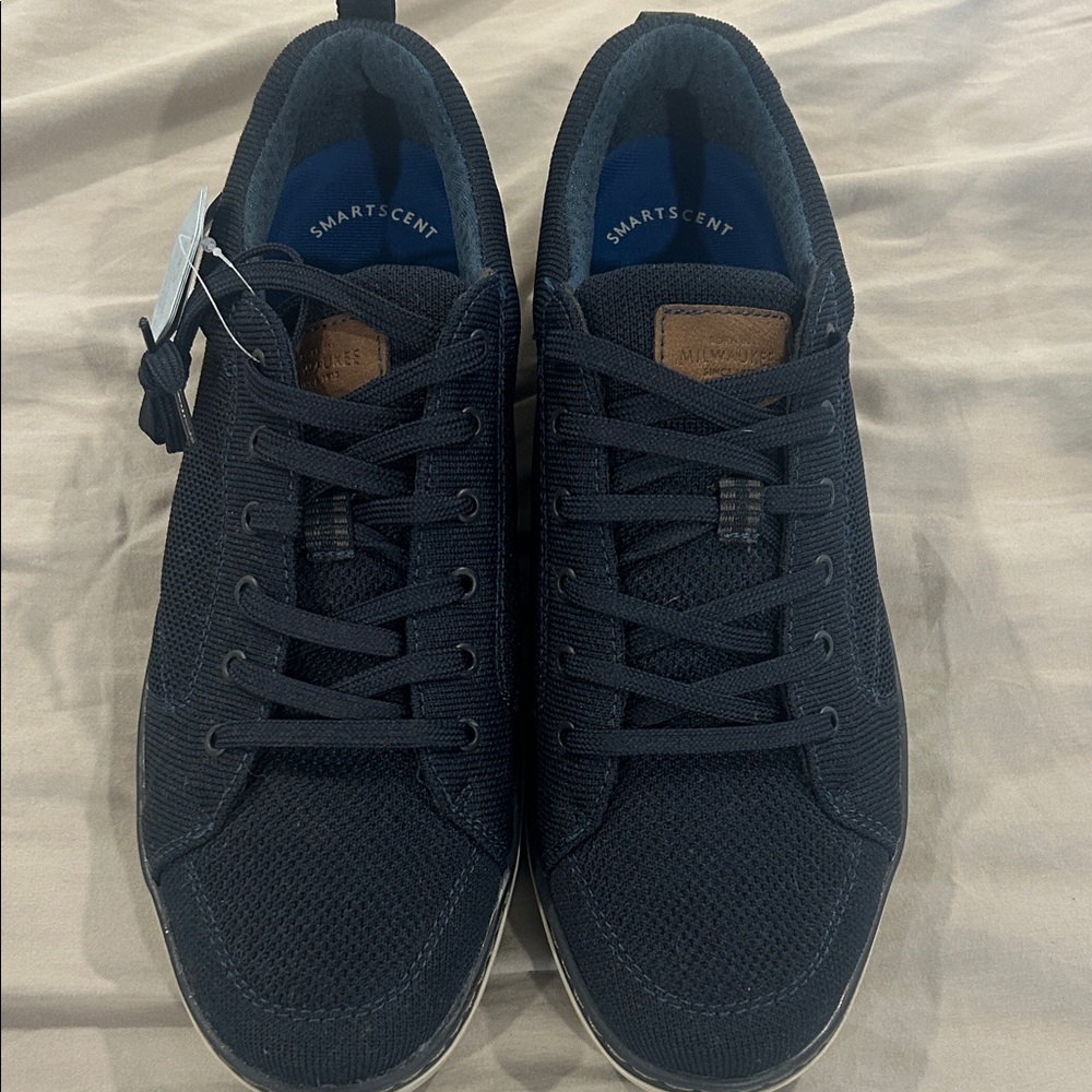 Step out in effortless style with these Nunn Bush Dark Blue Sneakers 🩵